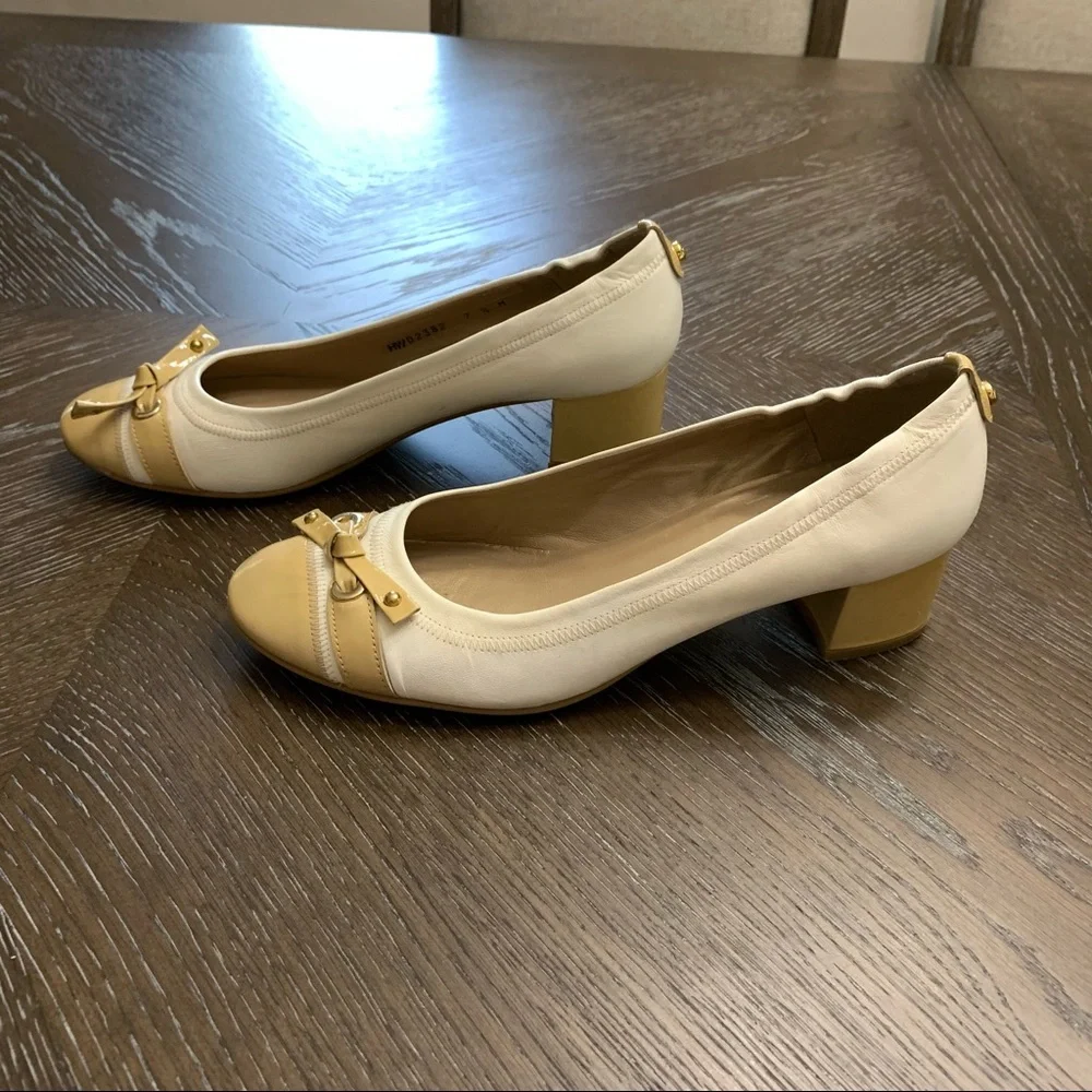 Stuart Weitzman white leather & gold beige low chunk heel pump flat Size 7.5M